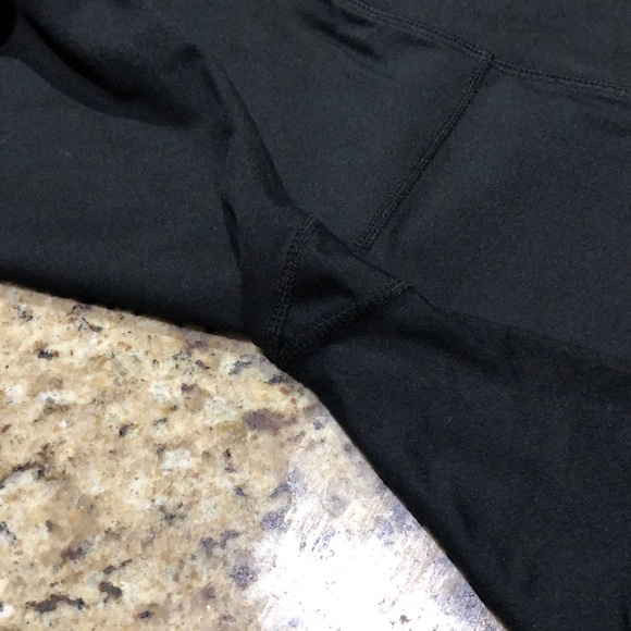 Fabletics Capri - Picture 4 of 13